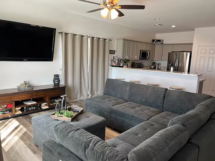 1285 E Vacation Dr — Photo 3