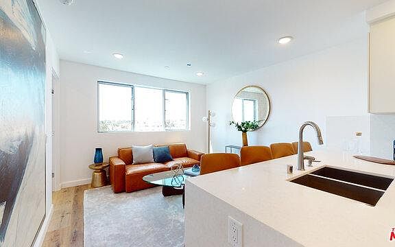 4th image of 1143 Glenville Dr #402
