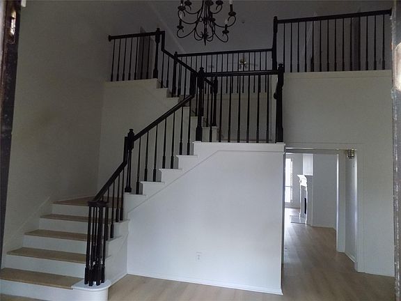 5th image of 2206 Spanish Forest Ln