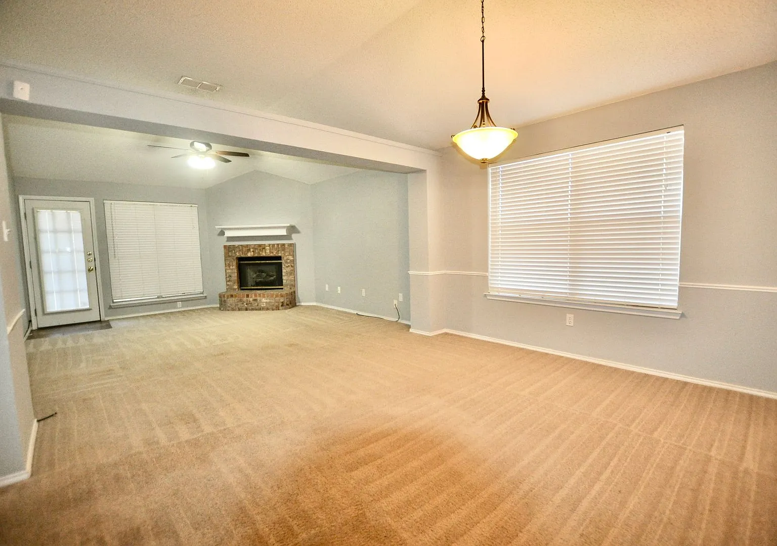For Lease! Nice 3 -2-2 Brick Home In Briarwood. Great Location with Easy Access To I-20. — Photo 2