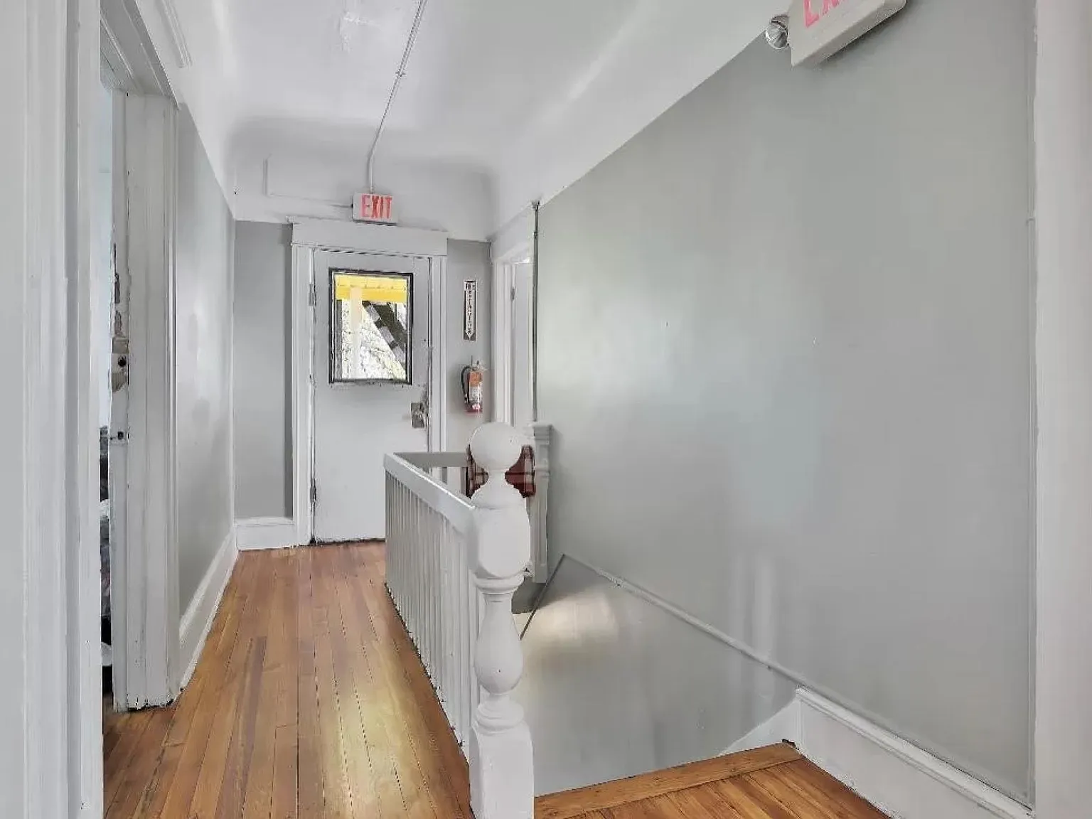 Studio, 250 sqft, $999 — Photo 2