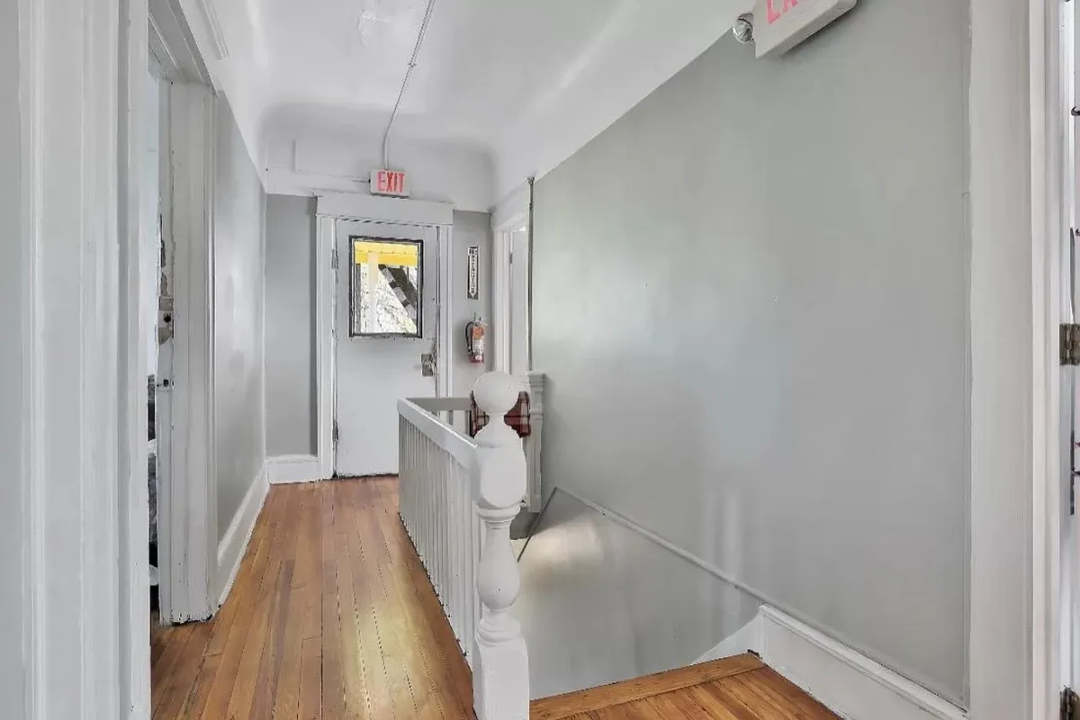 Building Photo - 264 Clinton Ave #12