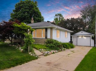 718 N Stewart Ave, Fremont, MI 49412