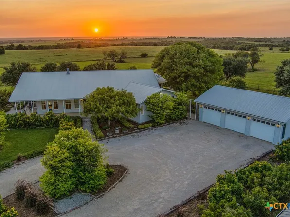 1112 Gcr 376, Shiner, TX 77984