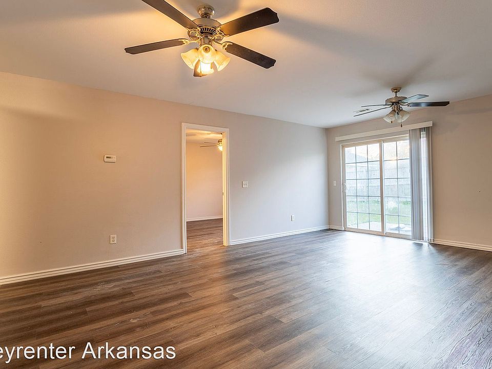 1st image of 240 Graystone Cir