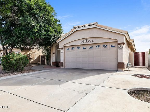 3rd image of 3917 E SAN REMO Avenue