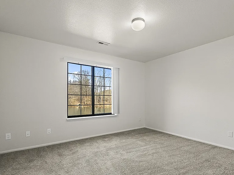 Tanglewood Apartments — Photo 44