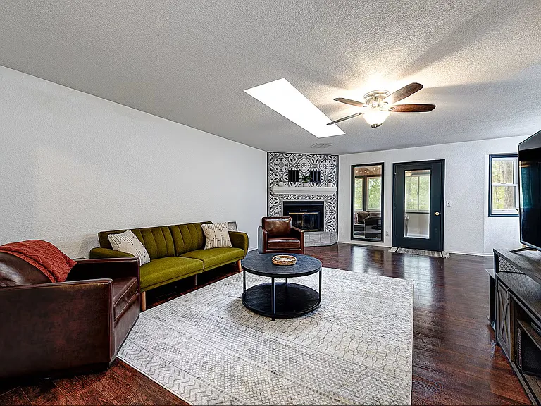 4 Lambeth Cir — Photo 4