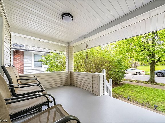 3rd image of 1714 Hillview Rd