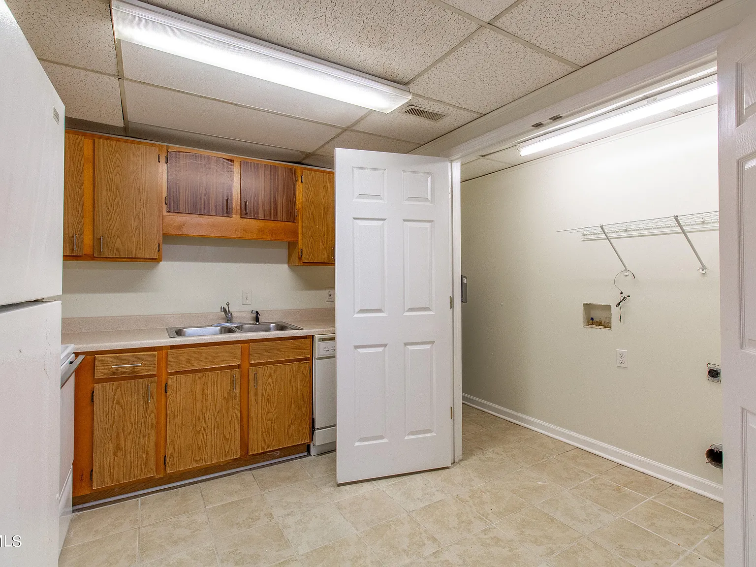 2 bed, 1.0 bath, 937 sqft, $800 — Photo 3