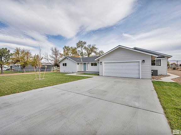 2nd image of 921 Dean Dr