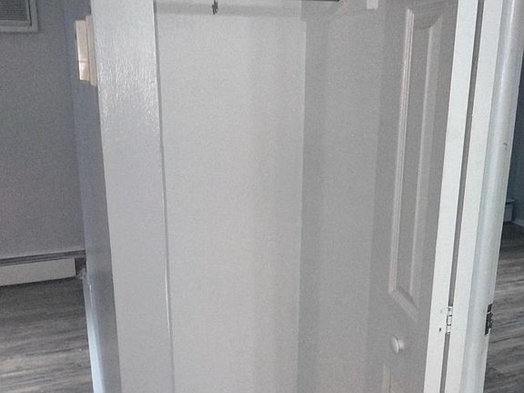 4th image of 3102 Archwood Ave #104
