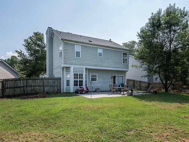320 Hallwood Ct — Photo 31