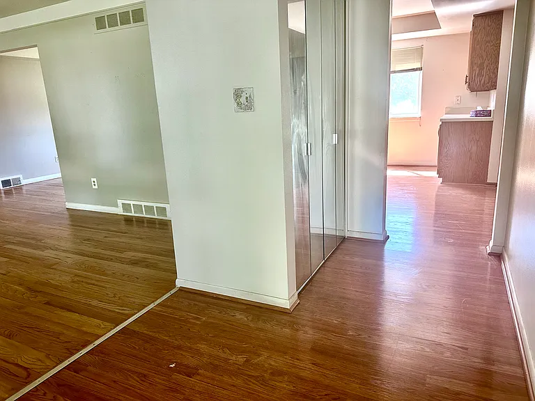 32307 Cambridge Dr — Photo 23