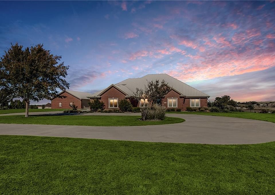 1st image of 4928 Wind Hill Ct W