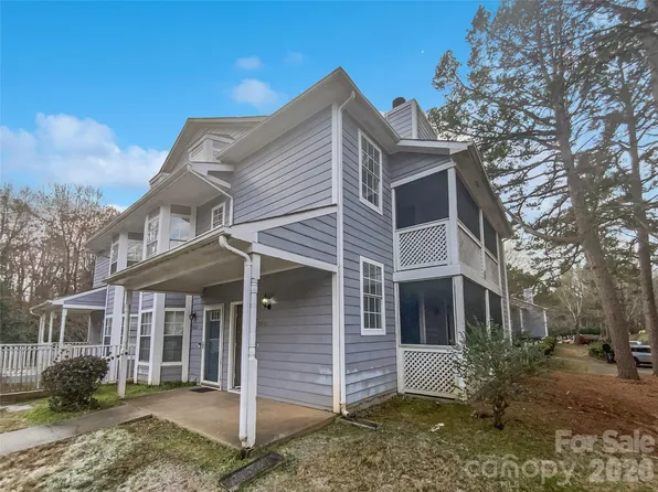6041 Pinebark Ct, Charlotte, NC 28212