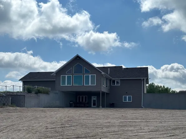 701 River Rd, Wisner, NE 68791
