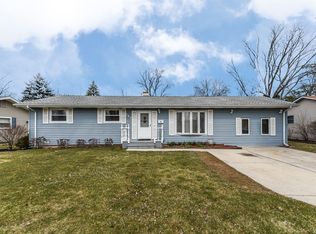 149 Shawnee Dr, Carol Stream, IL 60188