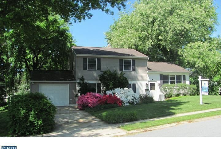 1st image of 4 Lynn Dr