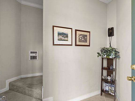 5th image of 222 Edinburgh Ct