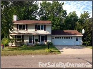 1040 Northland Dr, Marquette, MI 49855