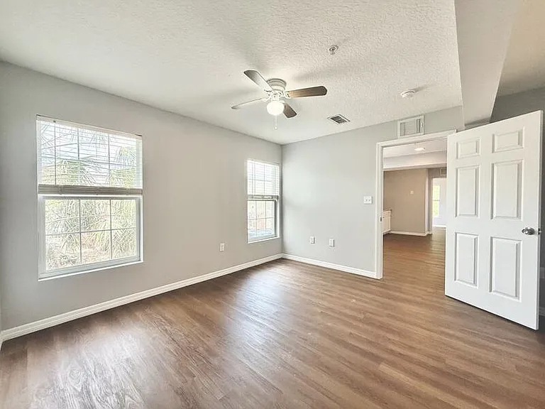 425 F St #2 — Photo 13