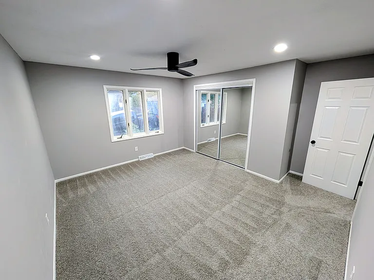 7718 Kenwood Ave — Photo 11