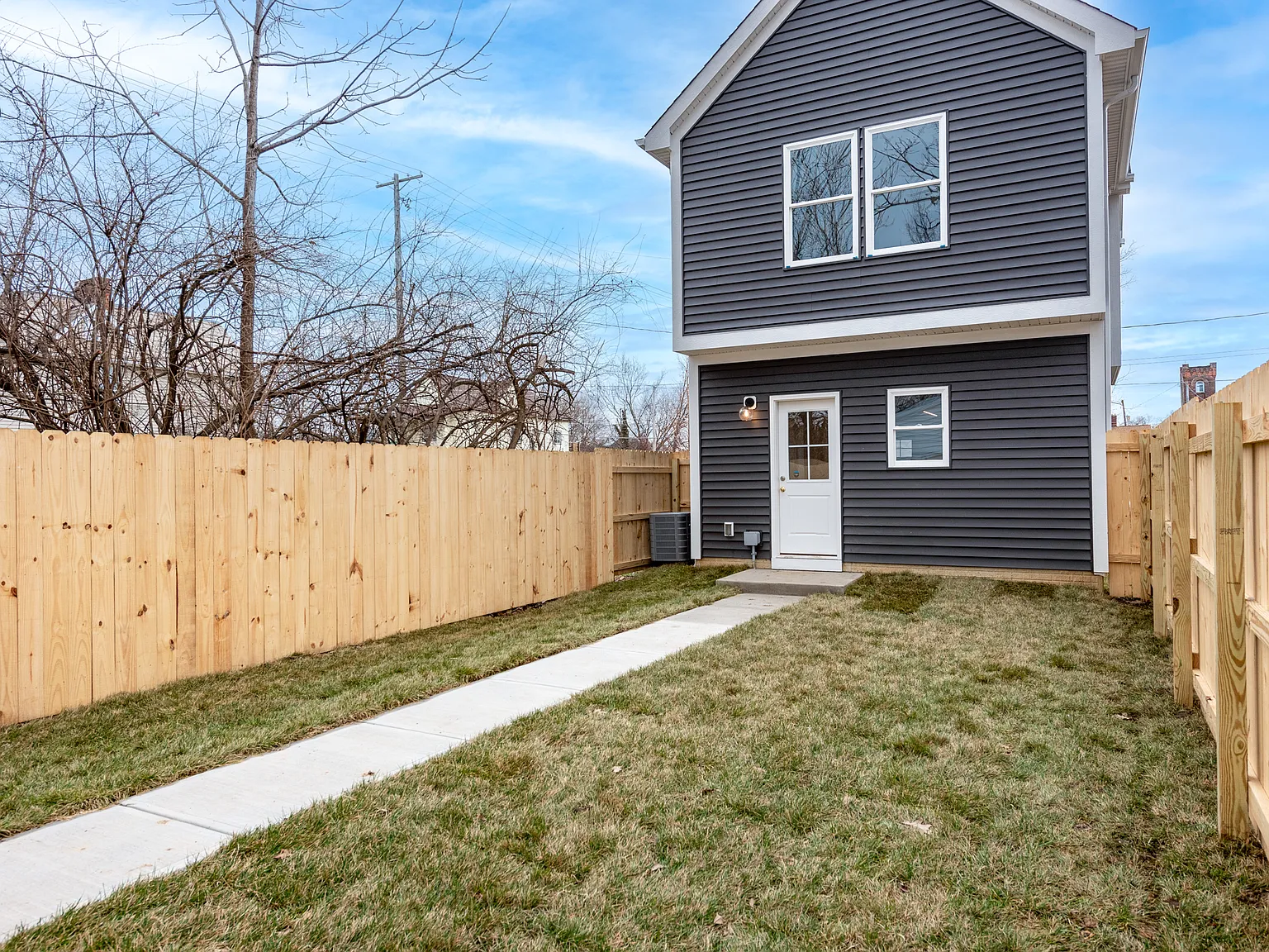 3 bed, 2.5 bath, 1339 sqft, $2,325 — Photo 1