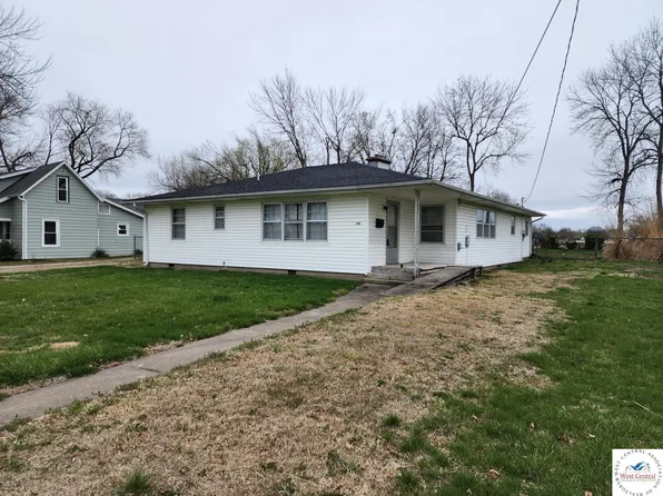 718 E Clinton St, Clinton, MO 64735