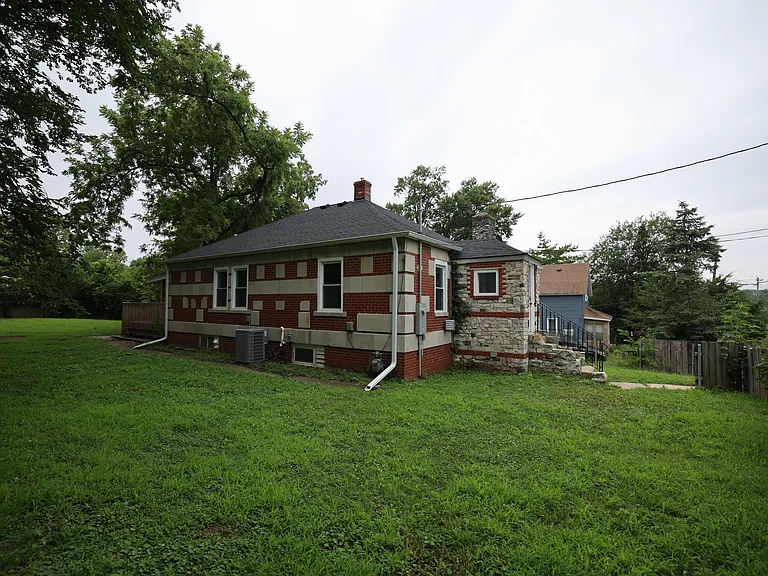 1962 Francis Ave — Photo 20