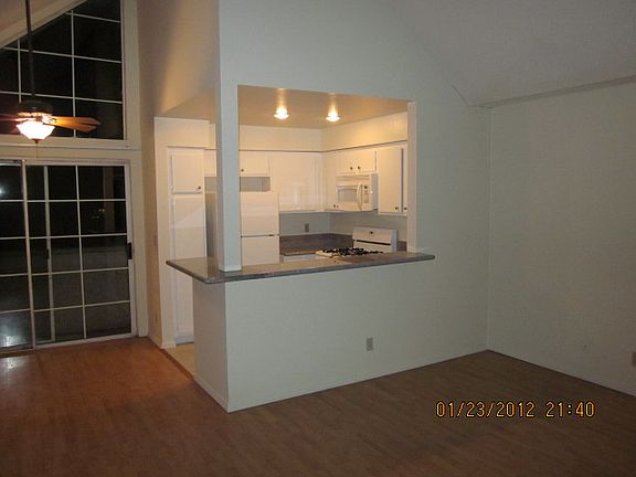 2nd image of 13610 Moorpark St APT 202