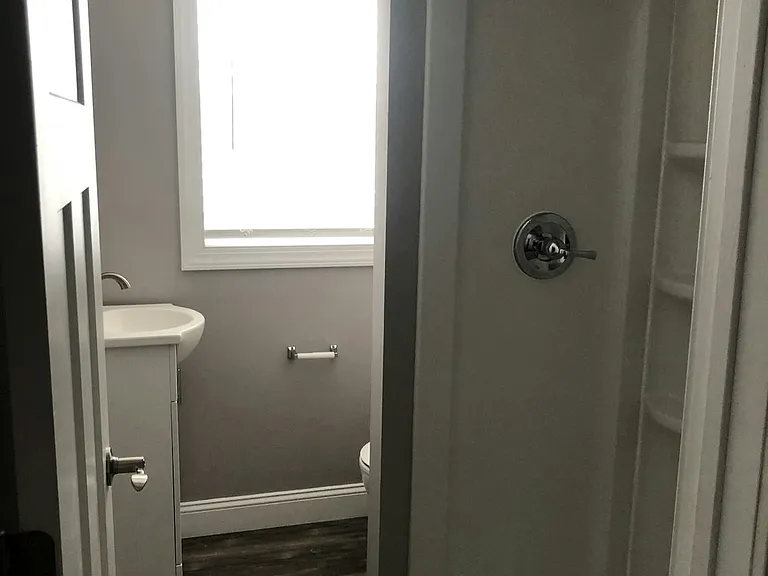 2nd Floor Bathroom