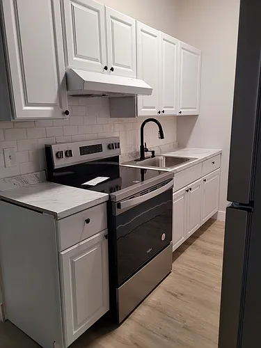8-10 King St #8 Photo 1