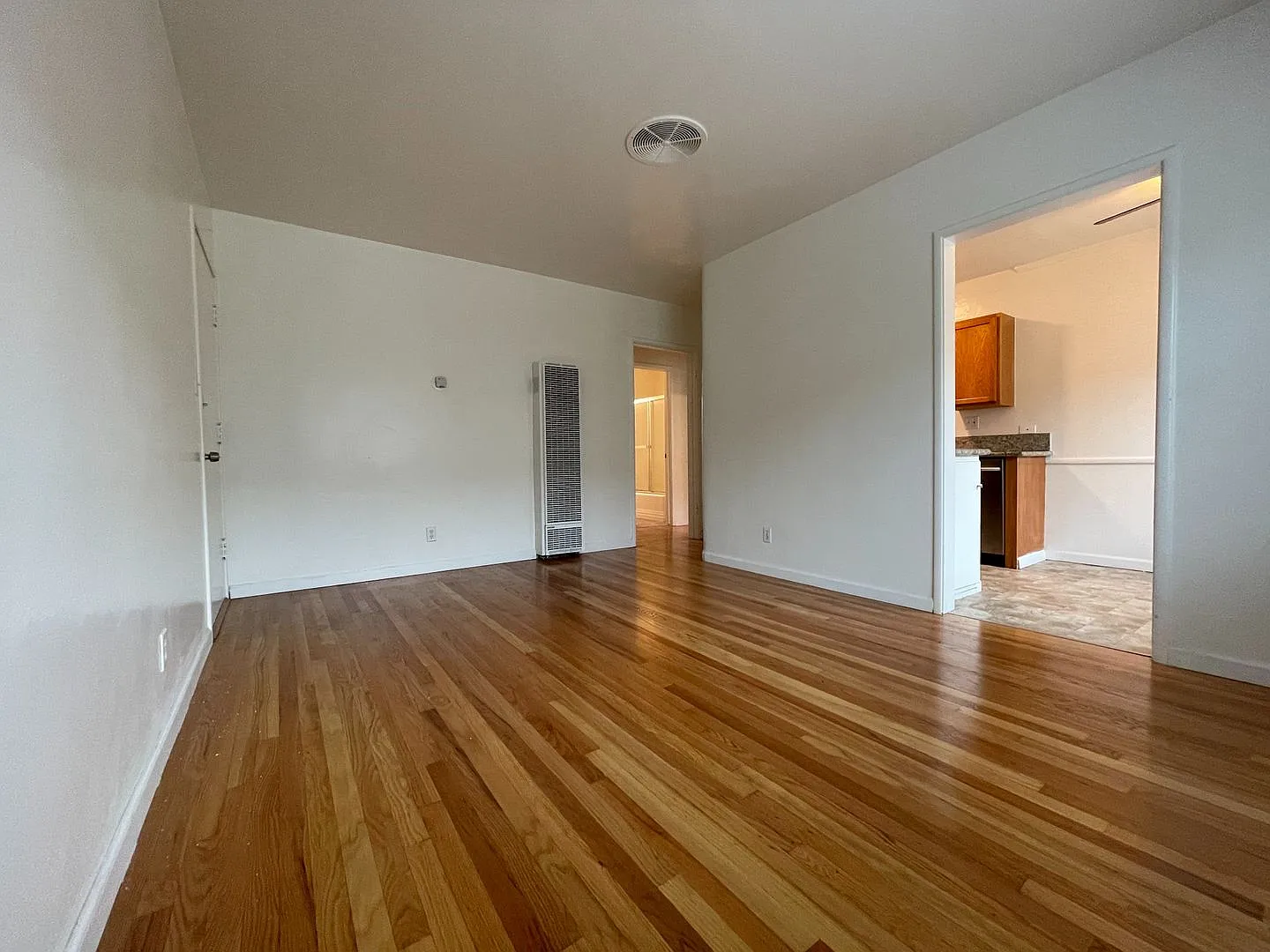 X Street Apartments — Photo 3