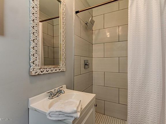 5th image of 6161 Hyde Park Cir