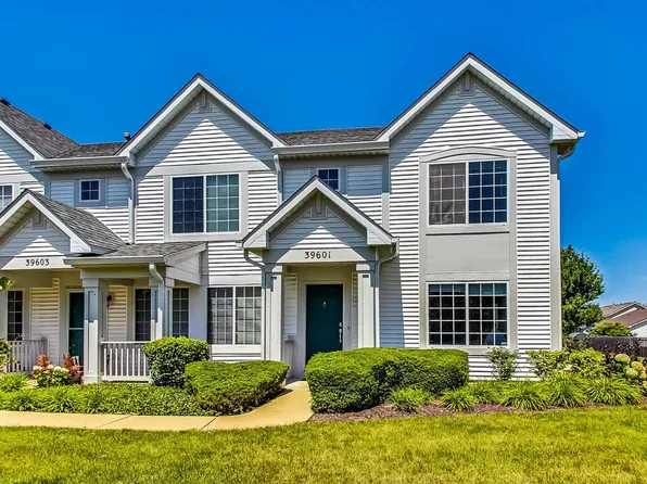 39601 N Warren Ln, Beach Park, IL 60083