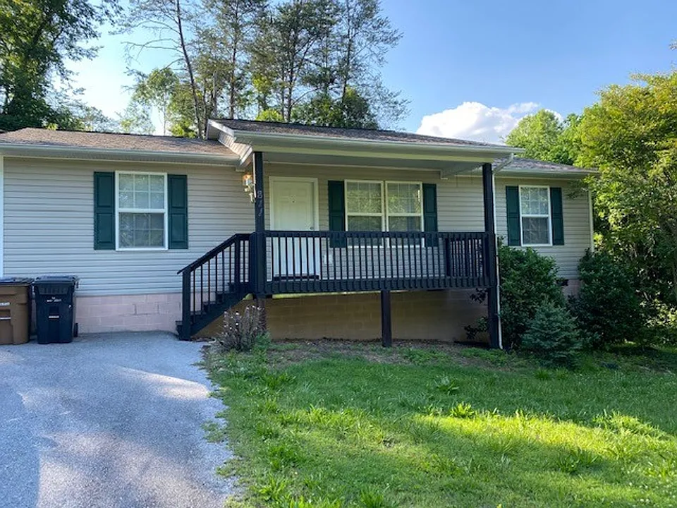 811 Oliver Rd