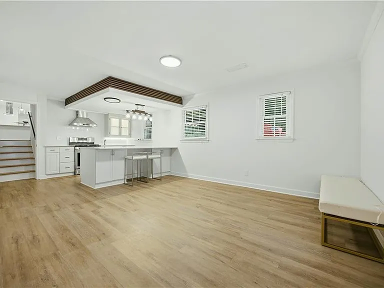 2220 Spring Mill Cv — Photo 31