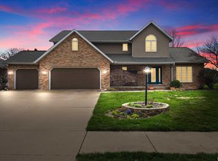 522 Stoneway Dr, Morton, IL