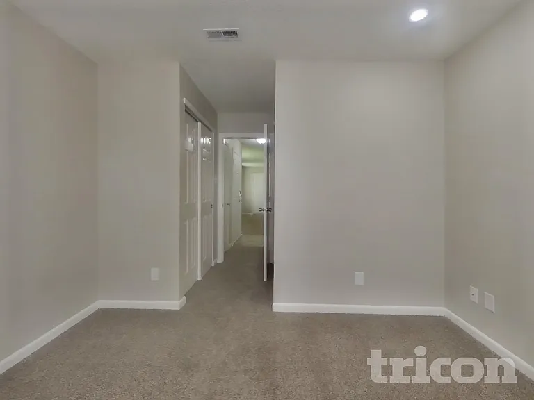 10893 Glenayr Dr — Photo 10