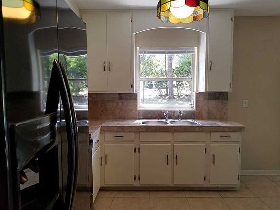 2nd image of 2719 McArthur St