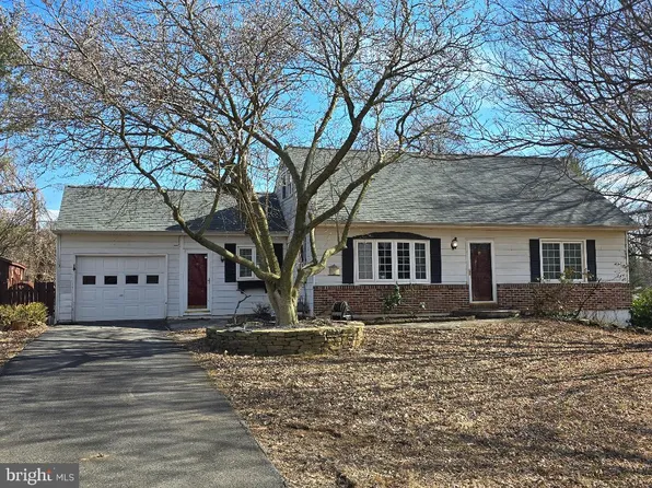 29 S Hunting Hills Dr, Landenberg, PA 19350