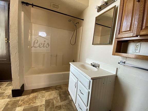 3rd image of 423 W 4th St APT 2