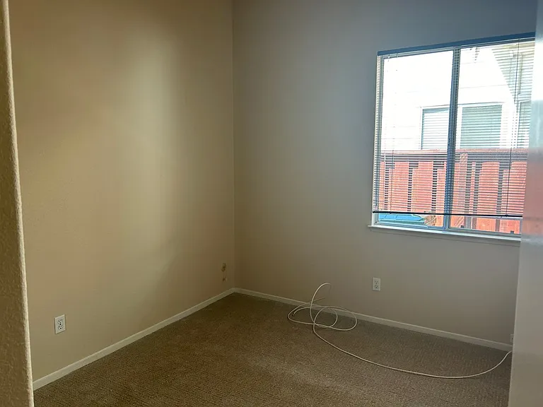 580 Creekwood Ct — Photo 12