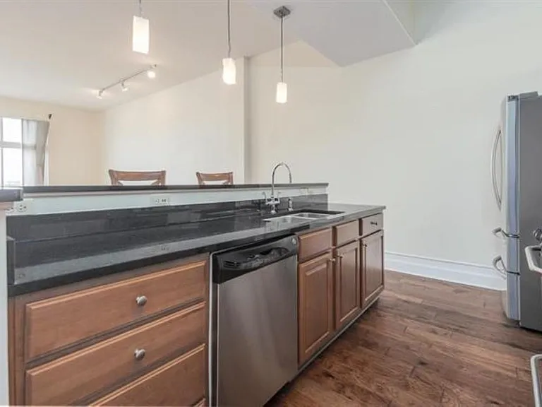 648 Riverside Dr #319 — Photo 5