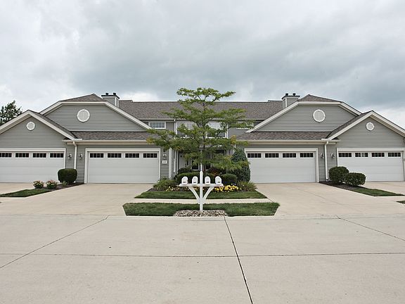 4th image of 597 Hyannis Port Cir