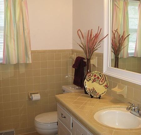 Main bathroom