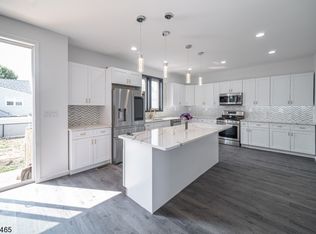 41 Long Hill Dr, Clifton, NJ 07013