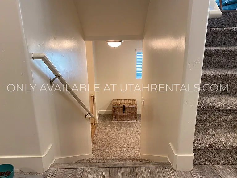 345 W Park View Ln — Photo 25