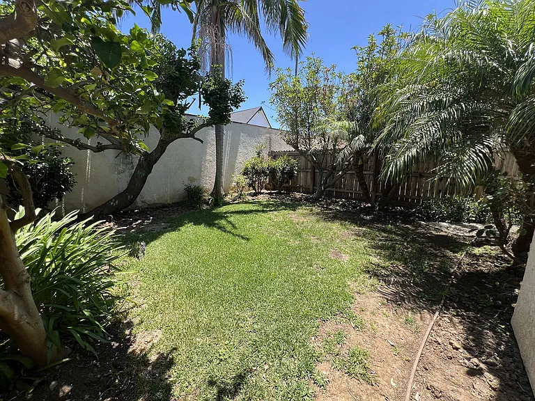 18912 Valley Cir #B — Photo 10
